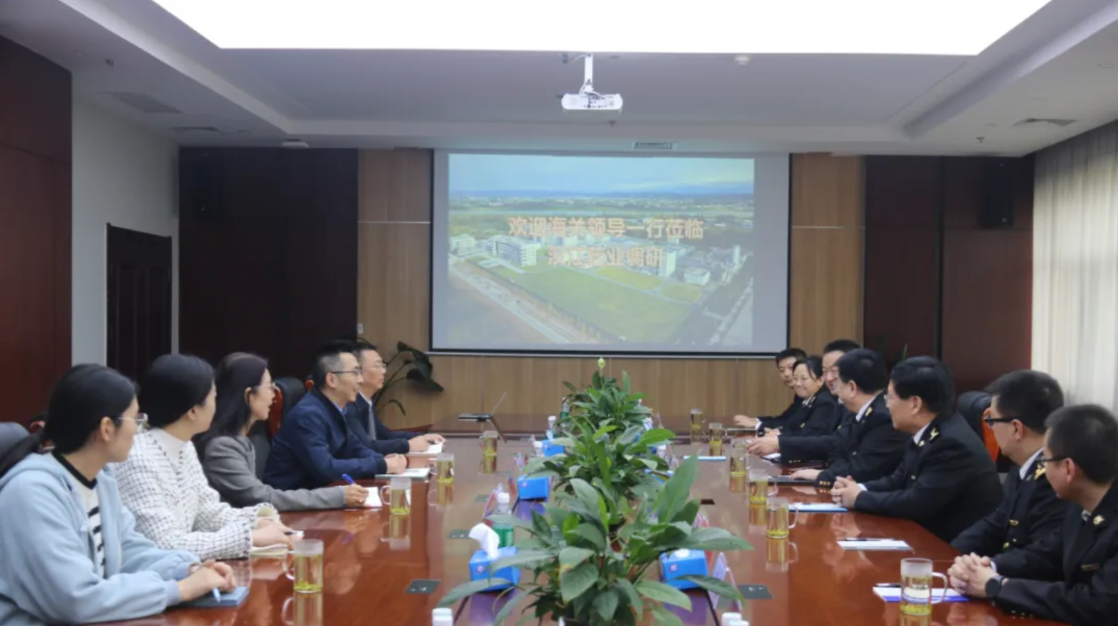 【“關(guān)”助發(fā)展，護(hù)企遠(yuǎn)航】西安海關(guān)副關(guān)長李晉生一行蒞臨公司調(diào)研